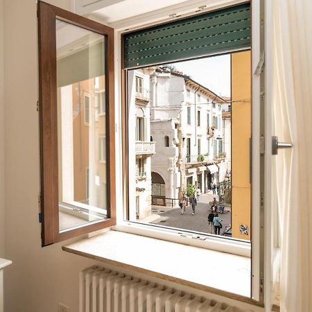 Domus Verona - Elegante Residenza Con Affaccio Su Porta Leoni Exteriér fotografie